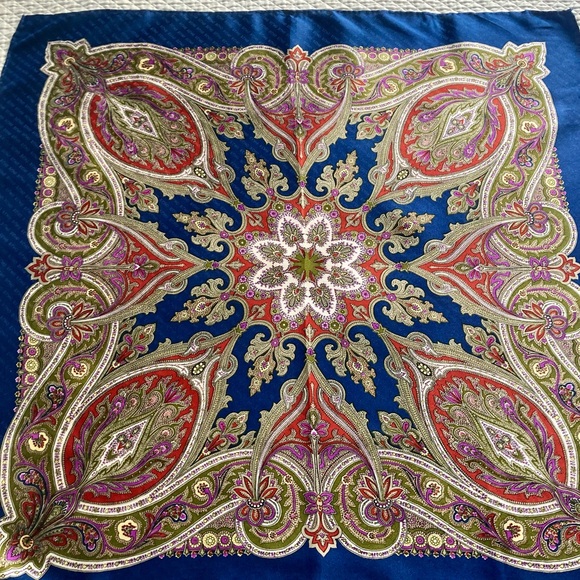 ECHO, collectible vintage paisley scarf, - Picture 8 of 11
